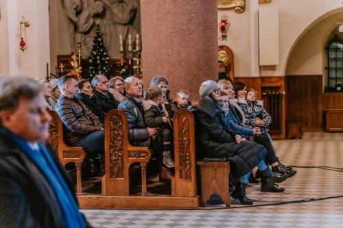 Koncert-koled-w-Sanktuarium-Matki-Boskiej-Bolesnej-w-Limanowej-36