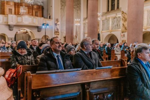 Koncert-koled-w-Sanktuarium-Matki-Boskiej-Bolesnej-w-Limanowej-37